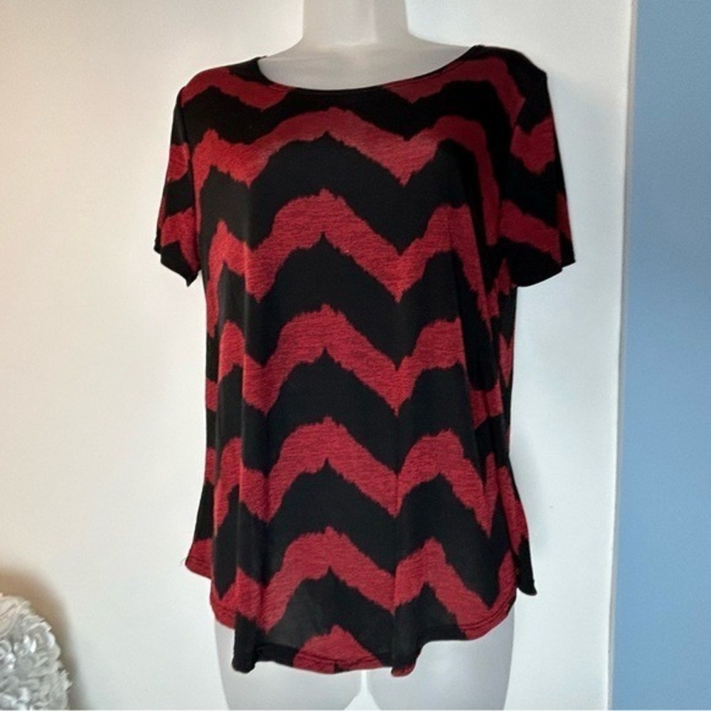 Rue Juju Red Black Colorblock Chevron‎ Short Sleeve Knit Blouse Medium